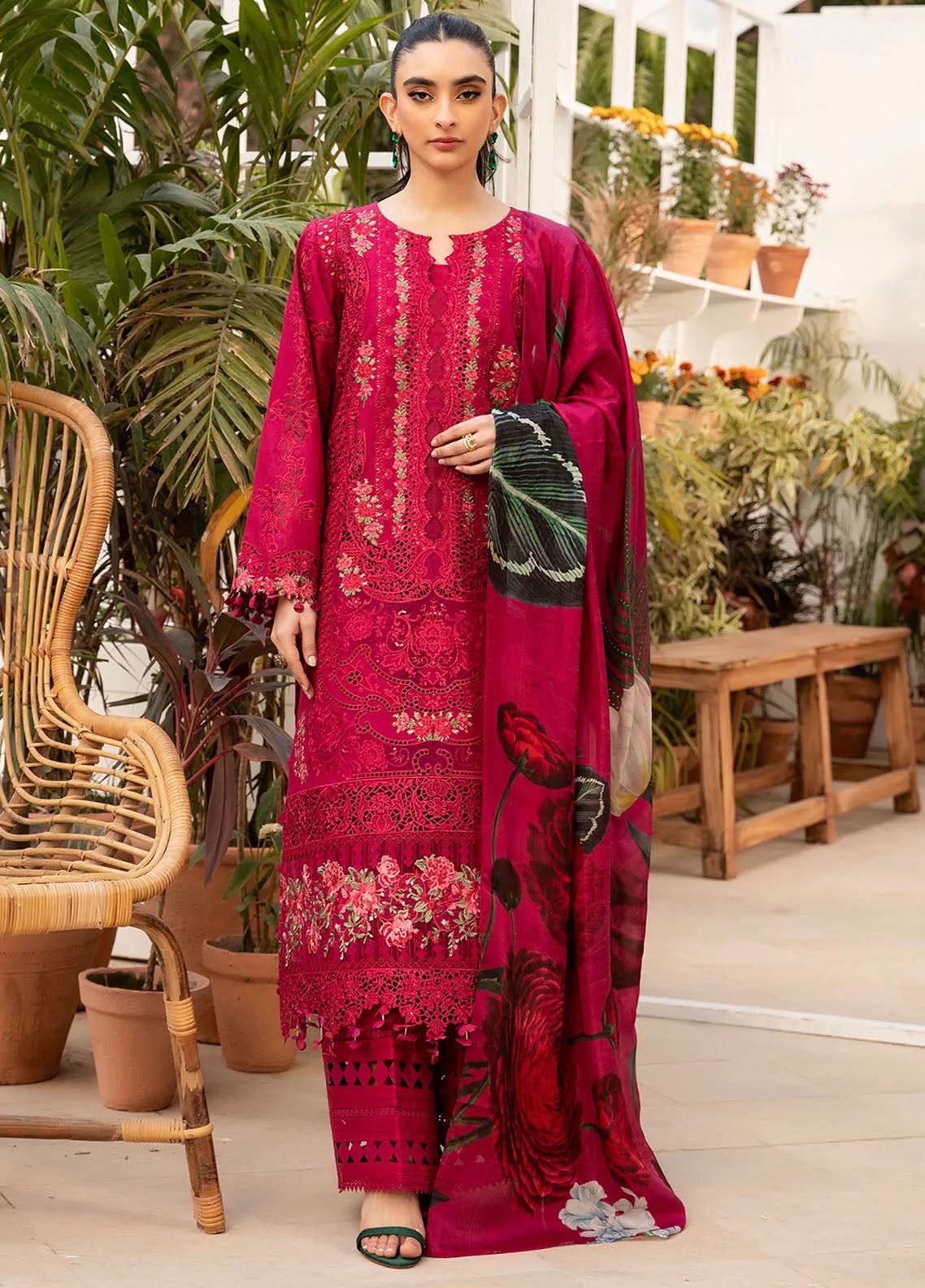 SUMMER COLLECTION EMBROIDERY 3 PIECE LOWN UNSTITCHED SUIT