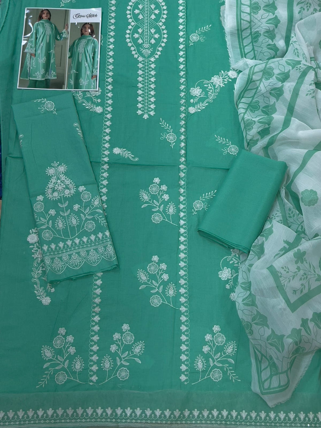 EMBROIDERY 3 PIECE UNSTITCHED LOWN SUIT